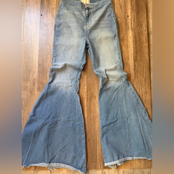Free People flare, bottom jeans Bundle White and Jeans Size Womens 28 - Picture 4 of 9